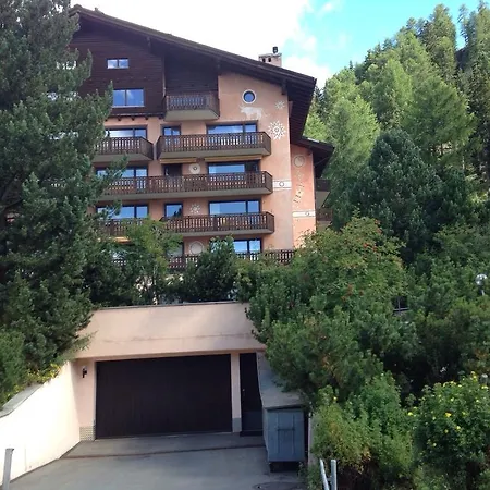 Apartment Chesa Guardaval