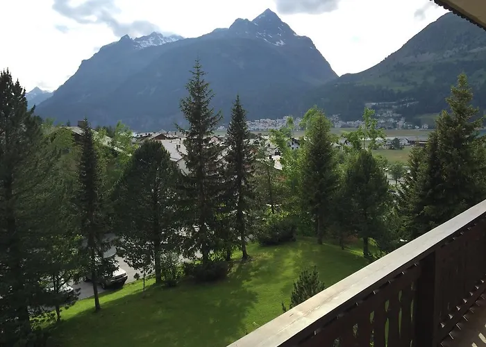 Chesa Guardaval Apartamento Surlej