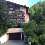 Apartment Chesa Guardaval