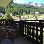 Apartment Chesa Guardaval