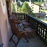 Chesa Guardaval Apartment Surlej