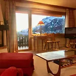 Apartment Chesa Guardaval