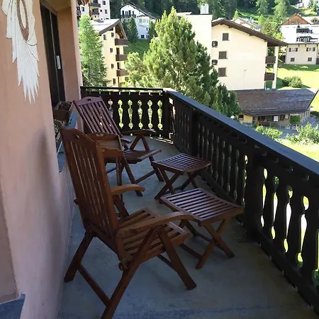 Chesa Guardaval Apartamento Surlej